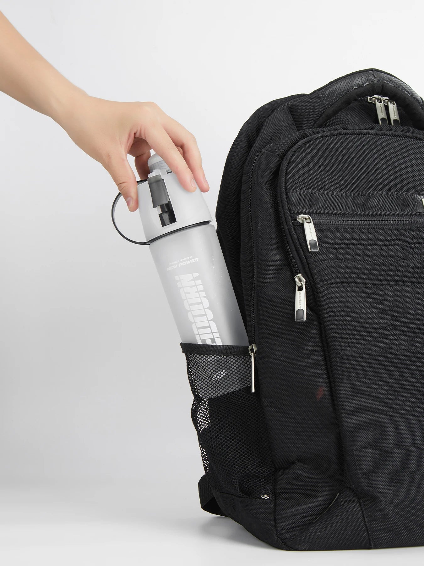 New Sports Water Bottle with Fine Mist Spray Leak-Proof Design Ideal for Cycling Running Gym BPA Free Portable Sports Kettle