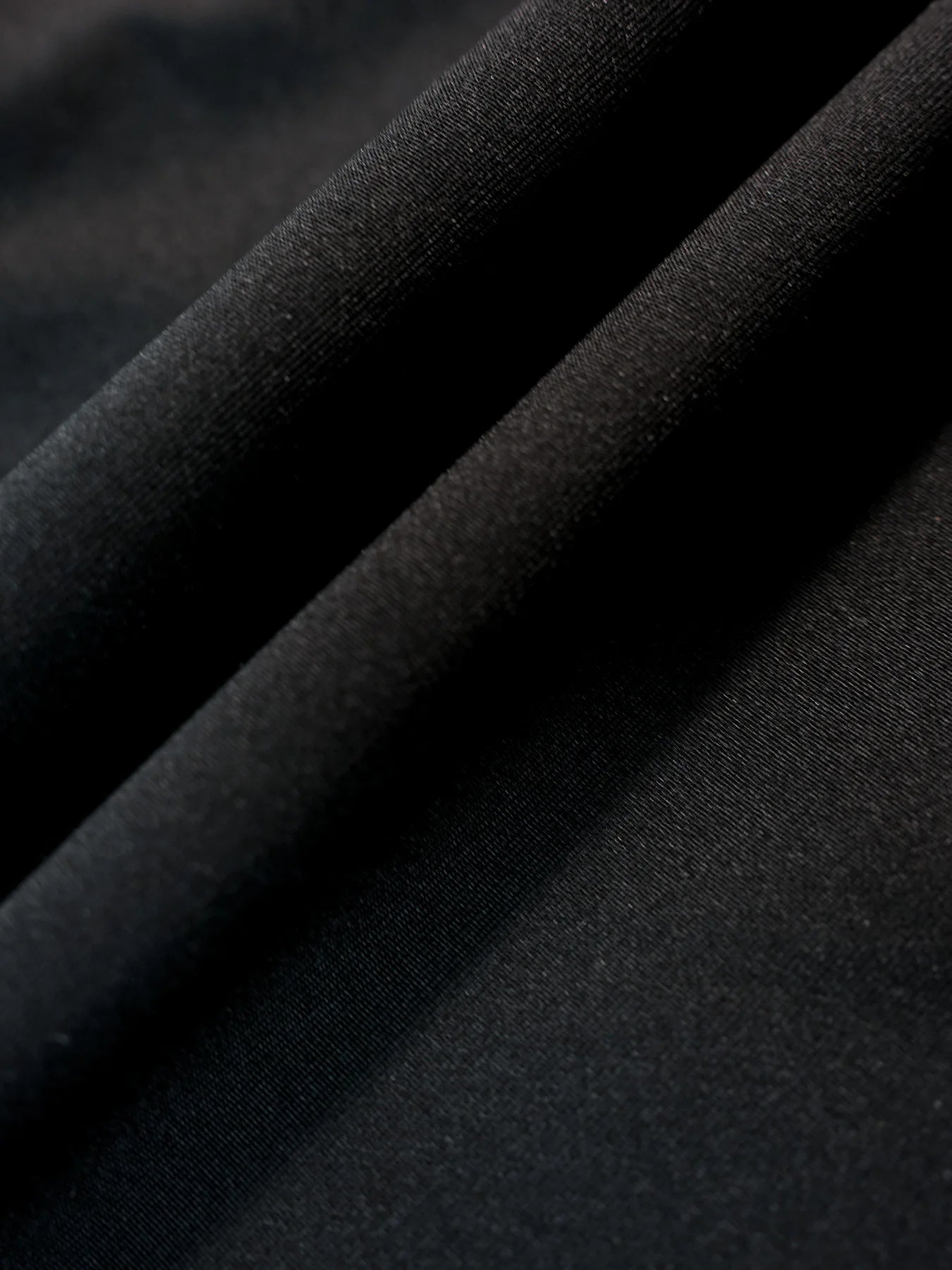 “Flexoora Men’s Compression Training Suit – Tight Fit for Workout & Jogging”