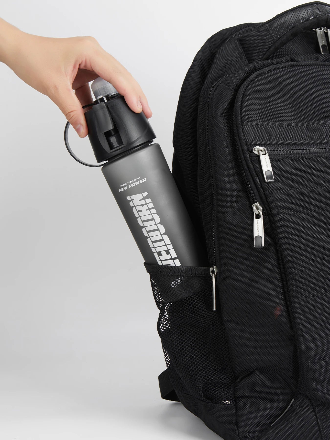 New Sports Water Bottle with Fine Mist Spray Leak-Proof Design Ideal for Cycling Running Gym BPA Free Portable Sports Kettle