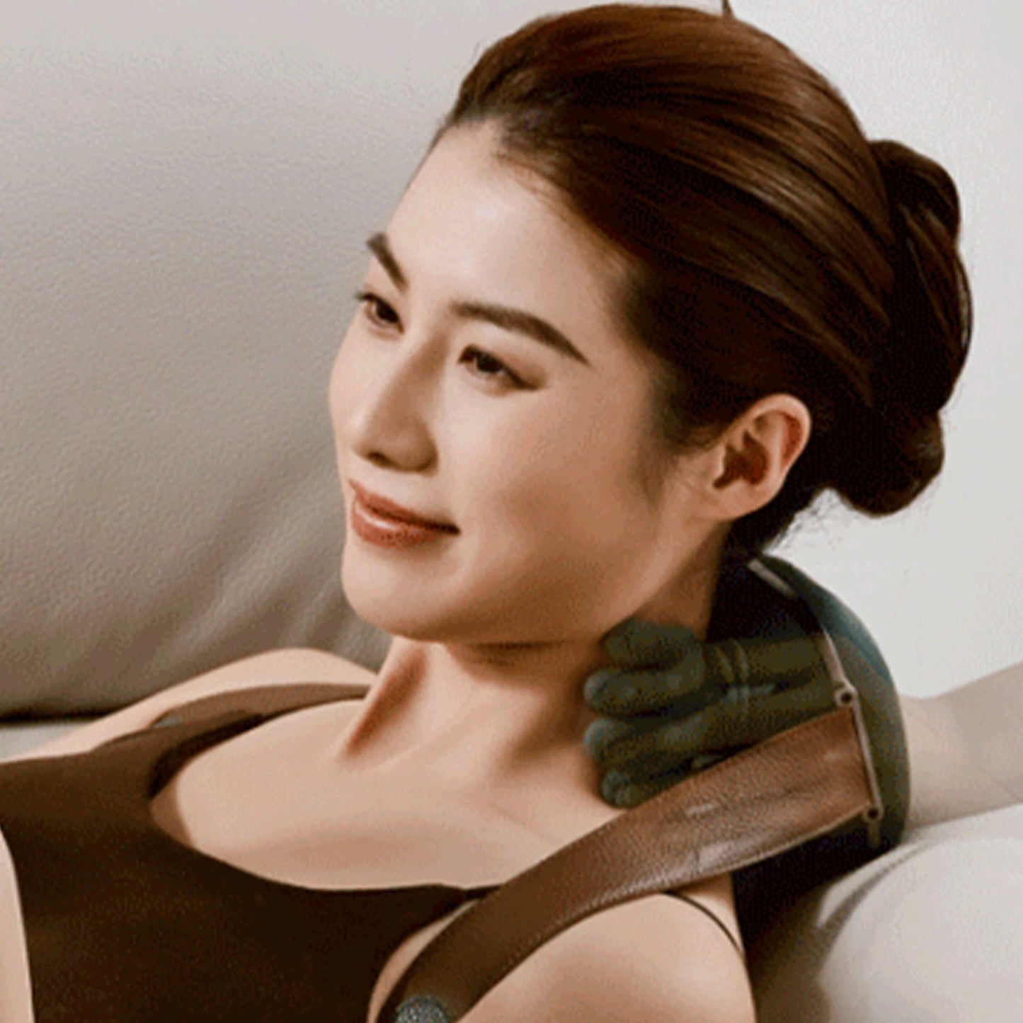 “Flexoora Heated Neck & Shoulder Massager – Gym Fitness Body Electric Kneading‑Pillow 3 Mode”